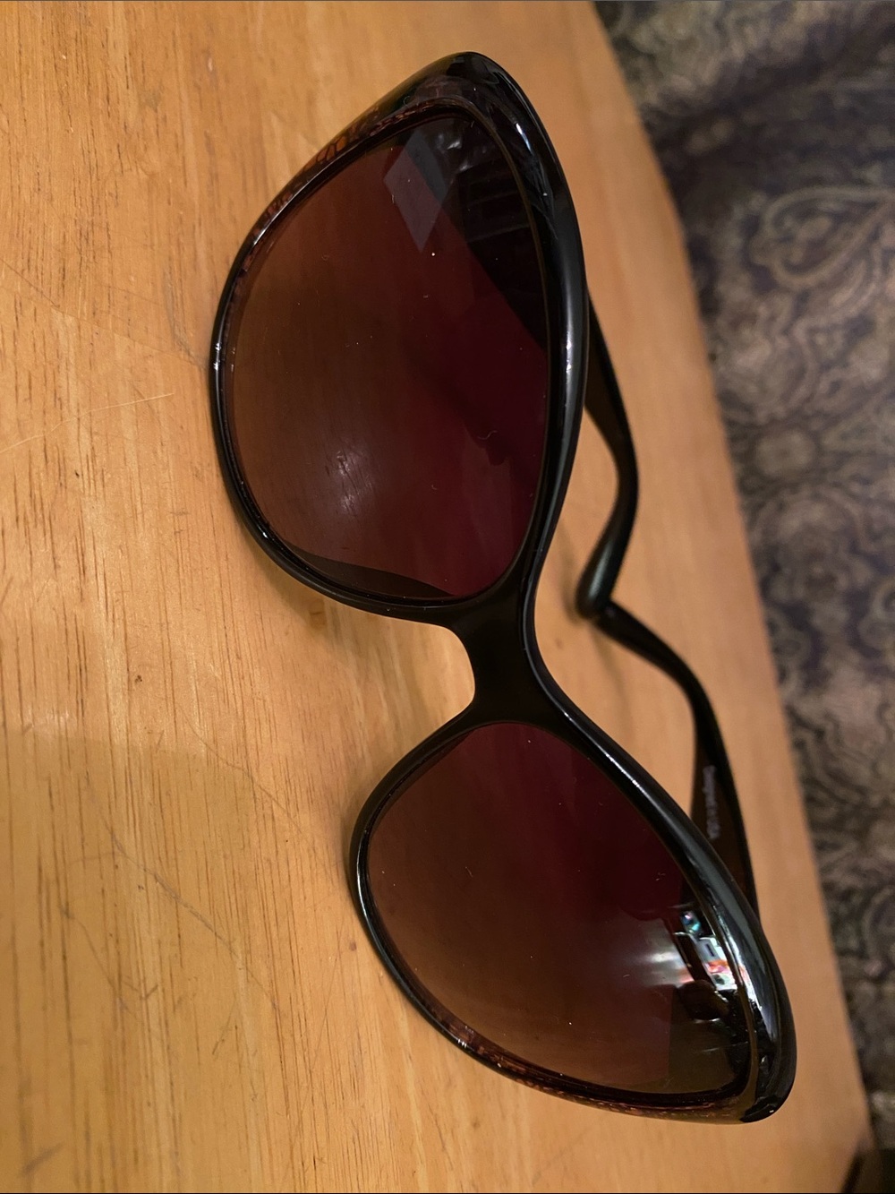 ! Kenneth Cole reaction sunglasses in good condition